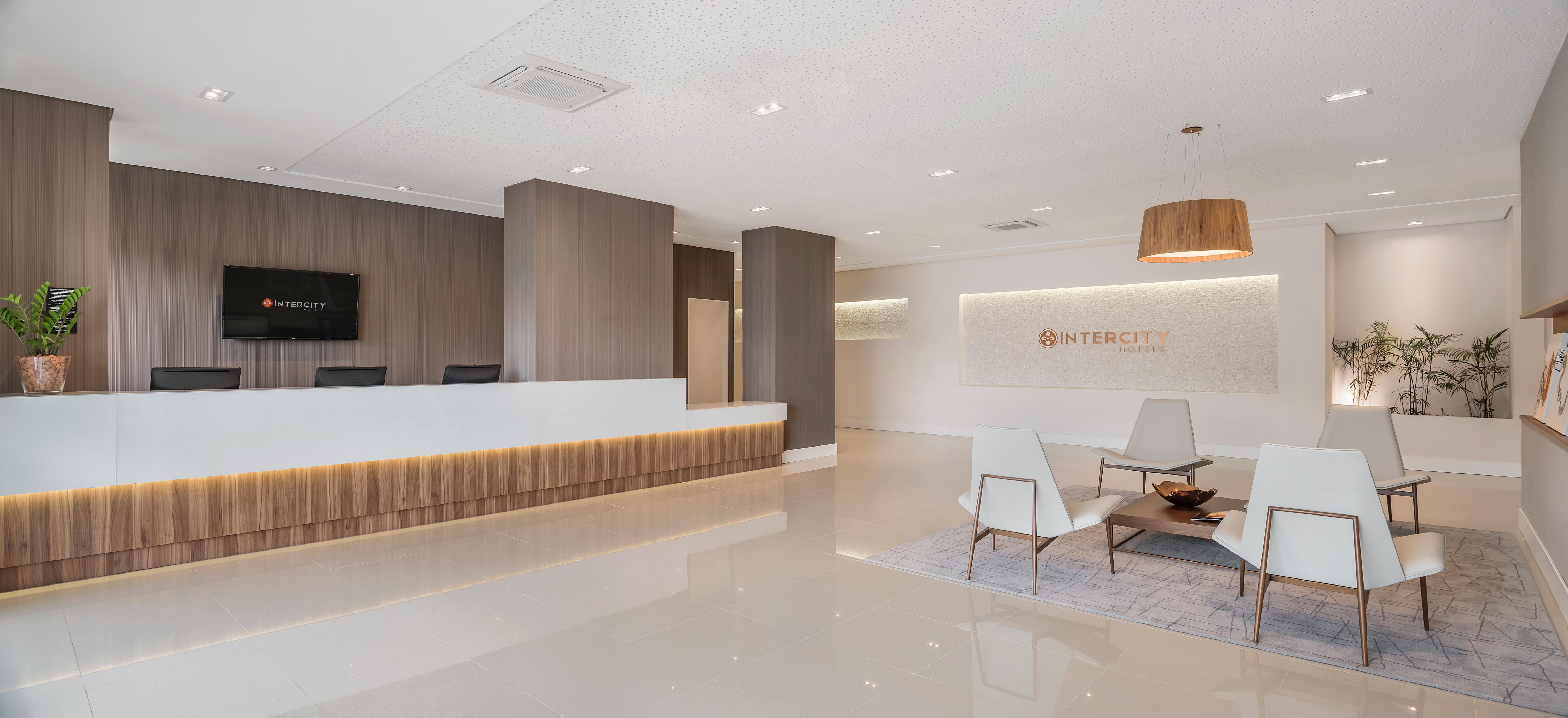 Intercity Patio ピンダモニャンガバ エクステリア 写真