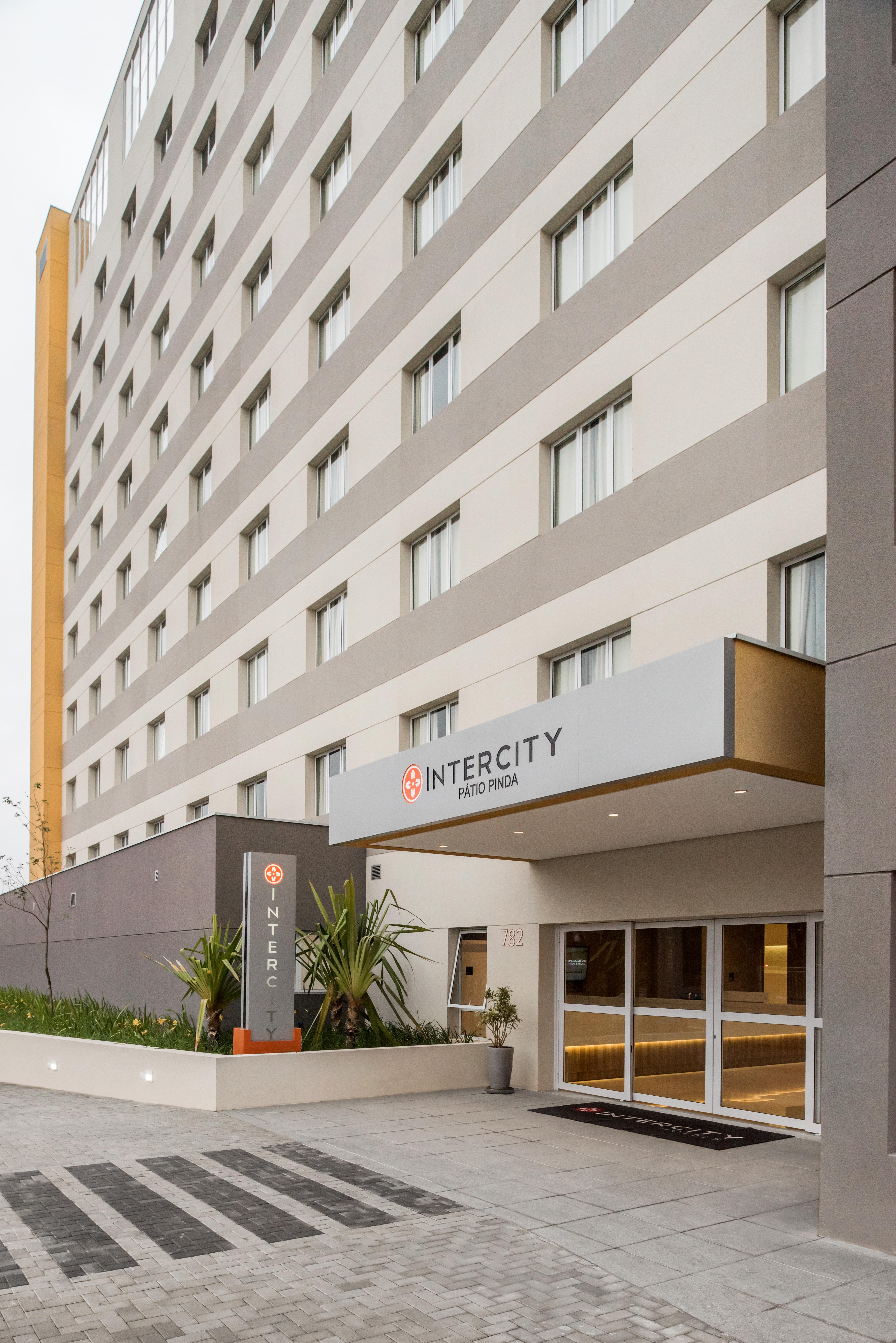 Intercity Patio ピンダモニャンガバ エクステリア 写真